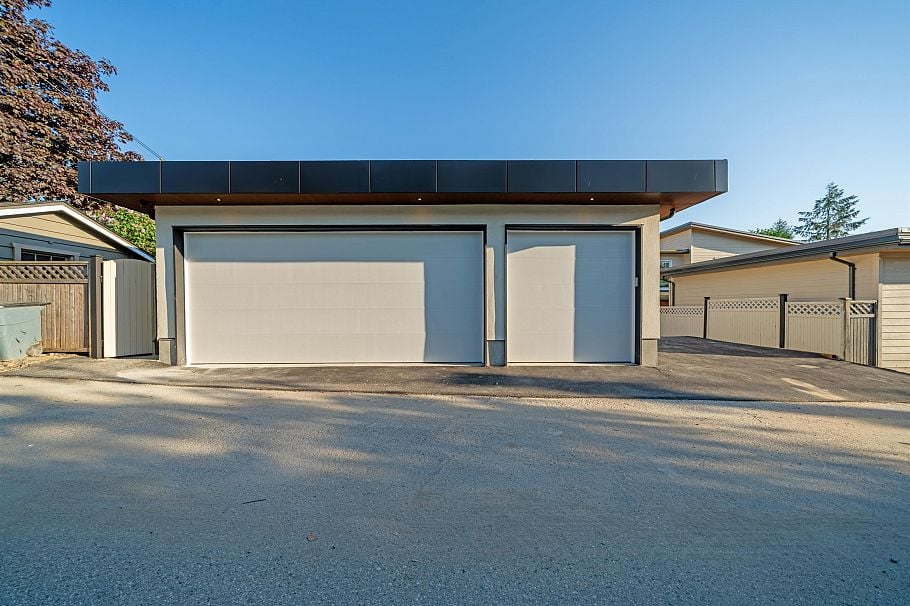 214 W 24th Street North Vancouver, BC - 39