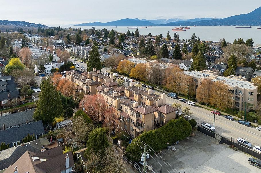 3018 W 4th Avenue Vancouver, BC - 24