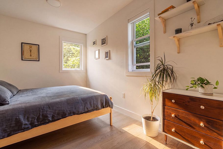1372 E 10th Avenue Vancouver, BC - 22