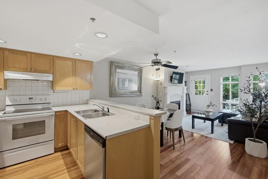 3018 W 4th Avenue Vancouver, BC - 15