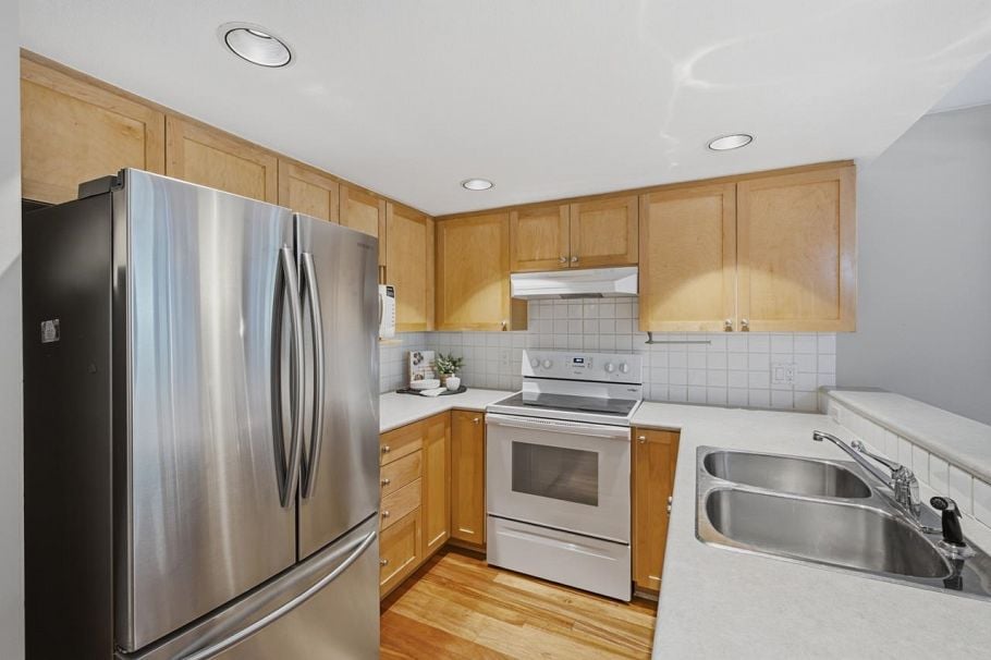 3018 W 4th Avenue Vancouver, BC - 14
