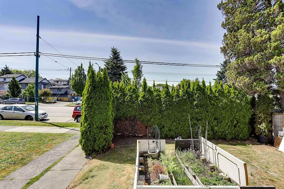 936 Nanaimo Street Vancouver, BC - 19