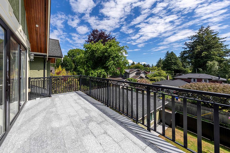 3058 W 44th Avenue Vancouver, BC - 33