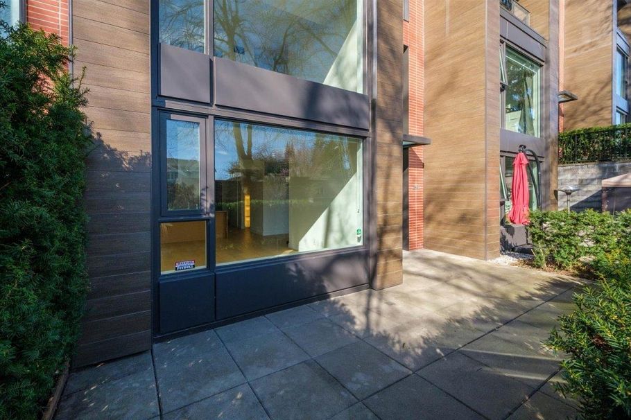 1581 W 57th Avenue Vancouver, BC - 2