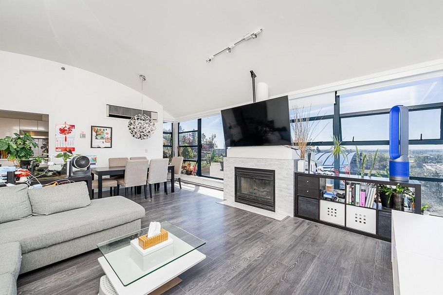 1403 3061 E Kent Avenue North Vancouver, BC - 10