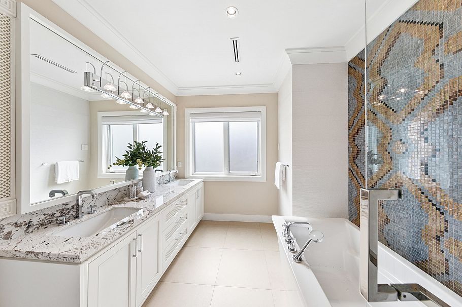3058 W 44th Avenue Vancouver, BC - 22