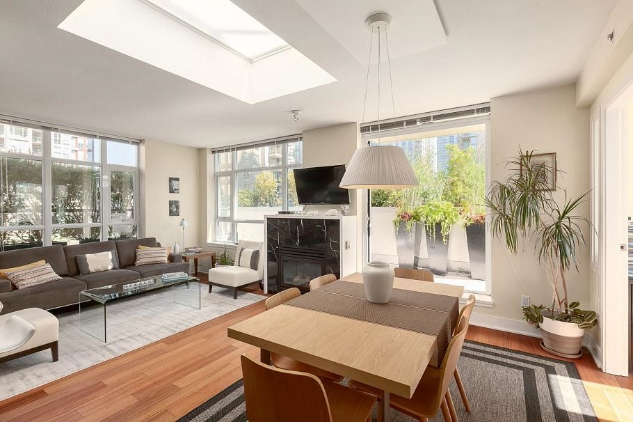 PH803 988 Richards Street Vancouver, BC - 3