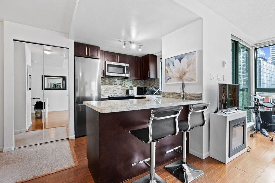 1005 1238 Melville Street Vancouver, BC - 5