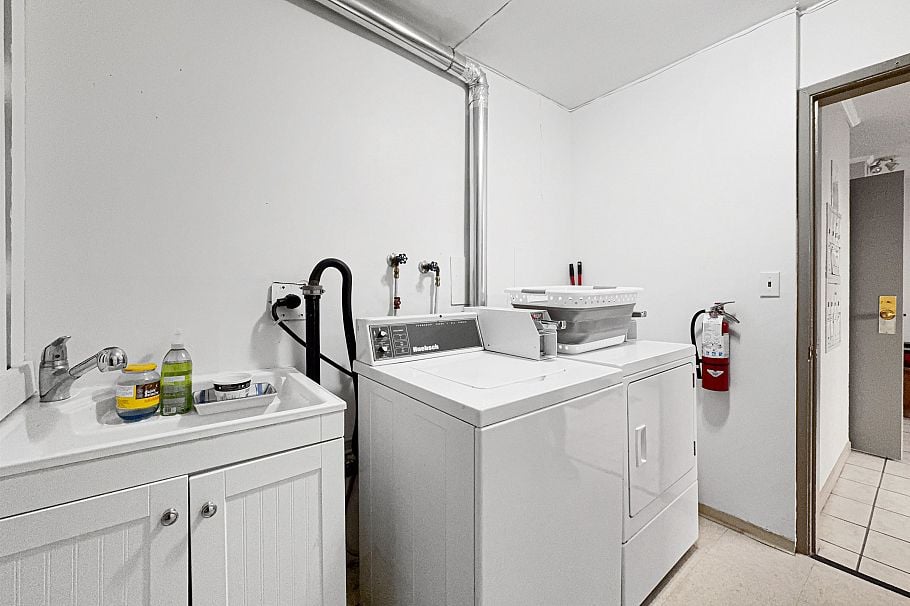 1xx 8635 FREMLIN STREET, Vancouver BC V6P 3X4 Vancouver, BC - 8