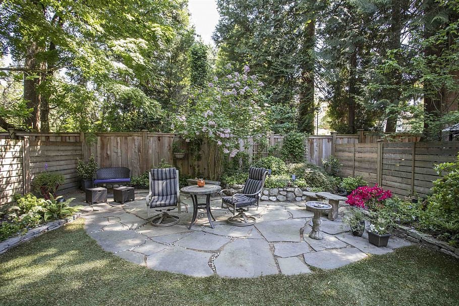 1989 Cedar Village Crescent North Vancouver, BC - 32