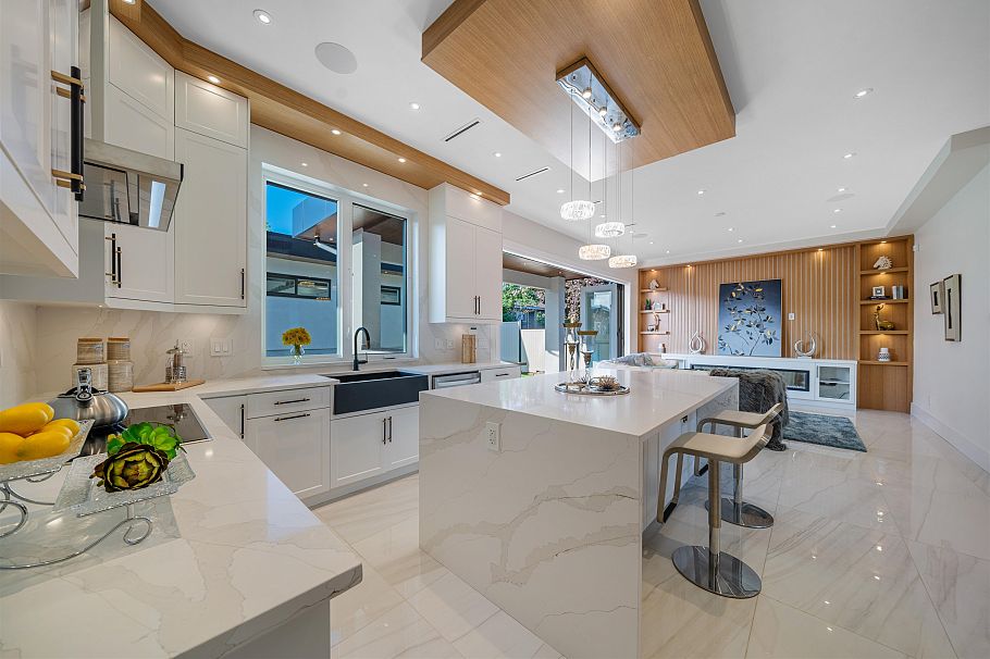 214 W 24th Street North Vancouver, BC - 16