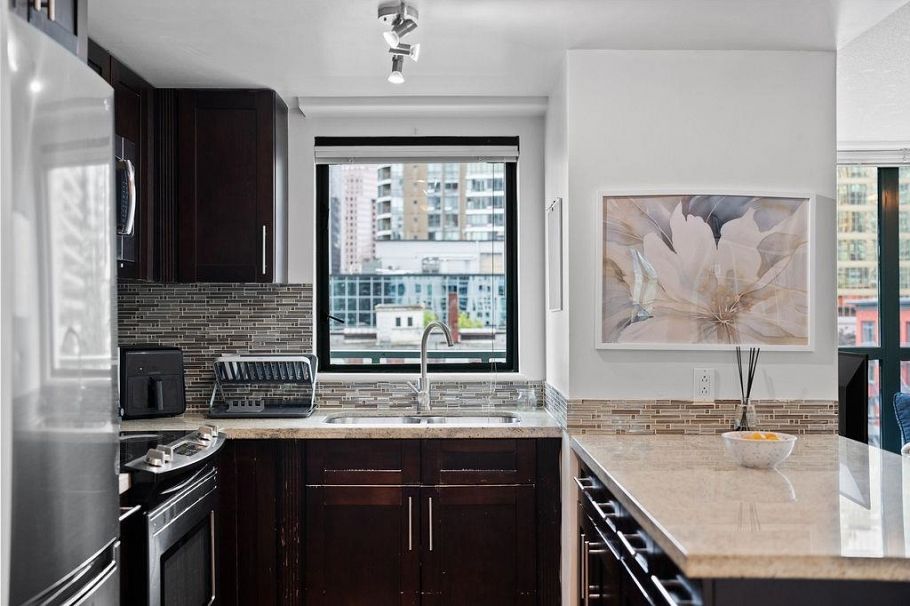 1005 1238 Melville Street Vancouver, BC - 4