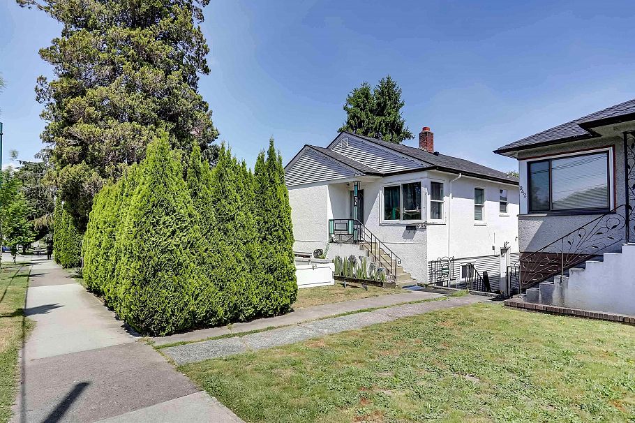 936 Nanaimo Street Vancouver, BC - 20