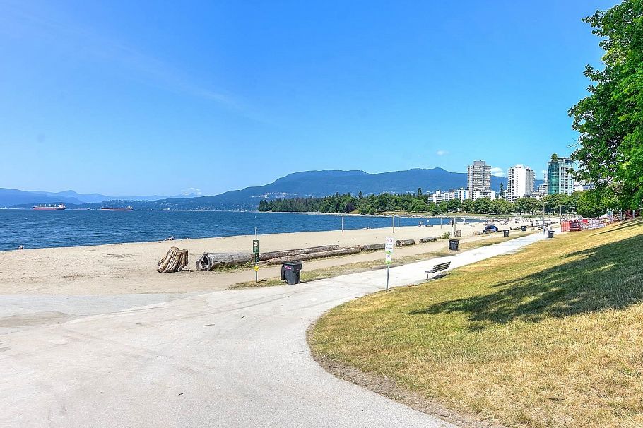 204 1740 Comox Street Vancouver, BC - 39