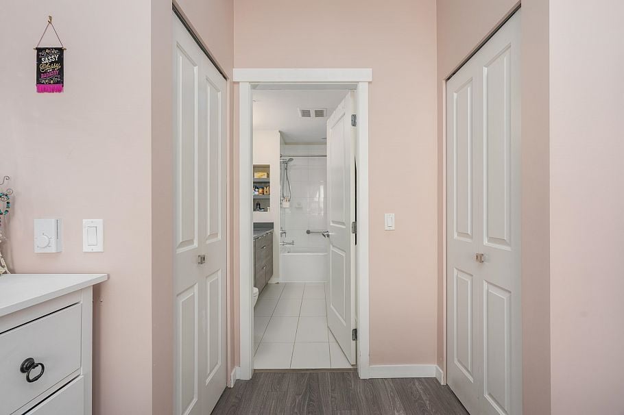 417 2665 Mountain Highway North Vancouver, BC - 11