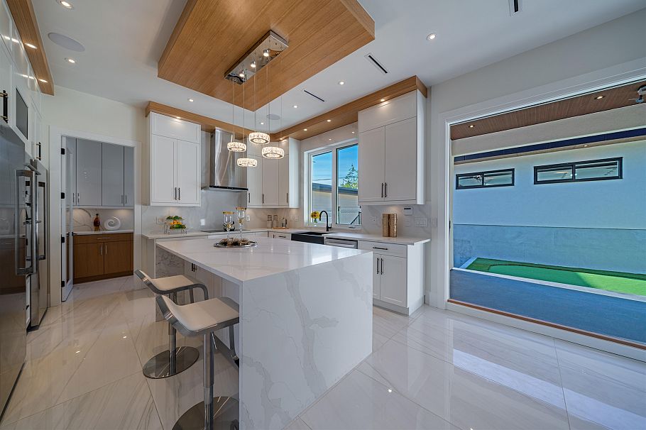 214 W 24th Street North Vancouver, BC - 21