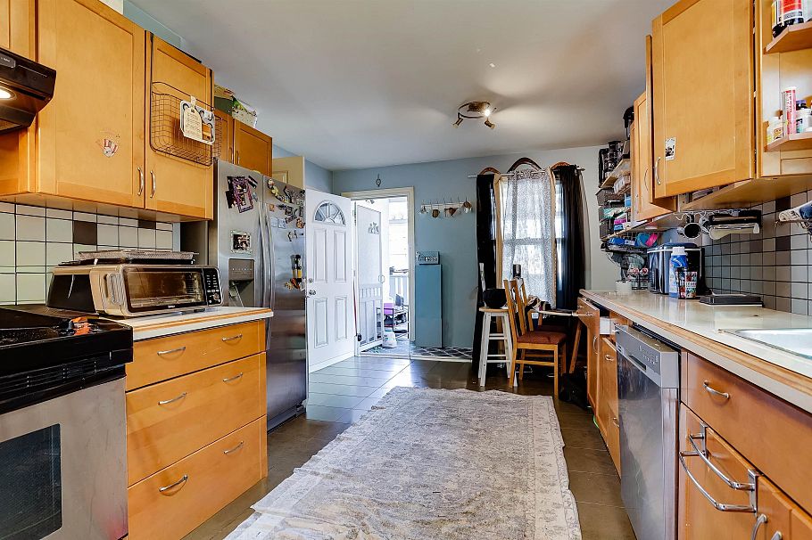 936 Nanaimo Street Vancouver, BC - 3