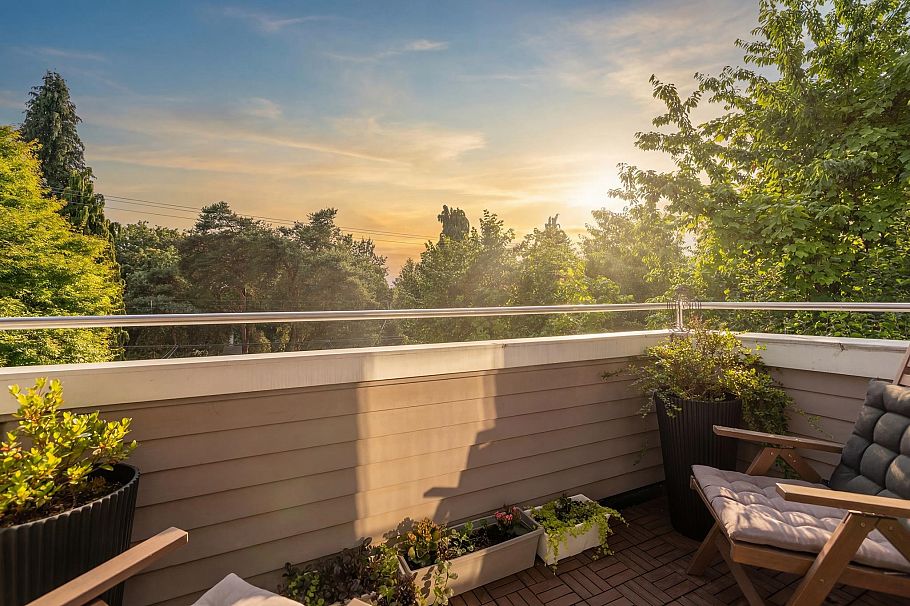1372 E 10th Avenue Vancouver, BC - 35
