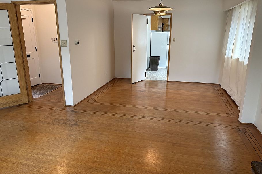 312 E 46th Avenue Vancouver, BC - 5