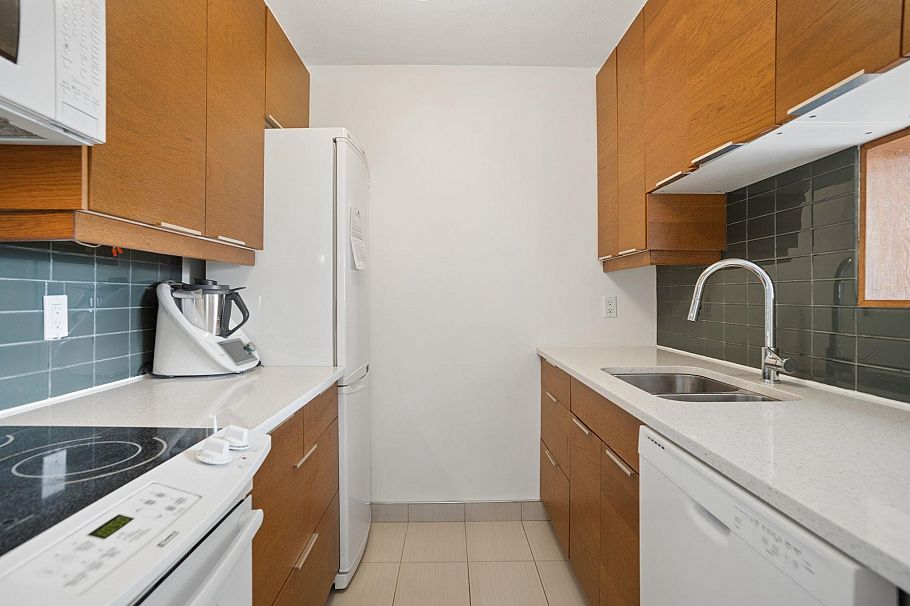 1703 1330 Harwood Street Vancouver, BC - 17