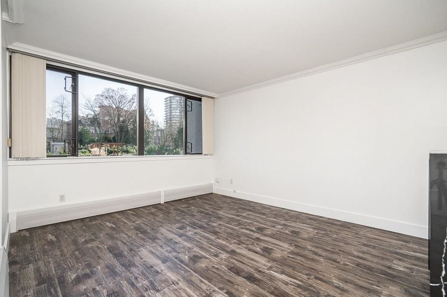 204 1740 Comox Street Vancouver, BC - 9