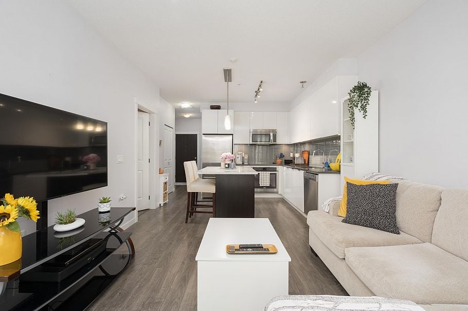 417 2665 Mountain Highway North Vancouver, BC - 7