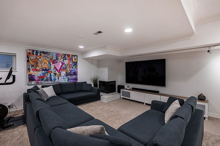 137 3300 Capilano Road North Vancouver, BC - 35