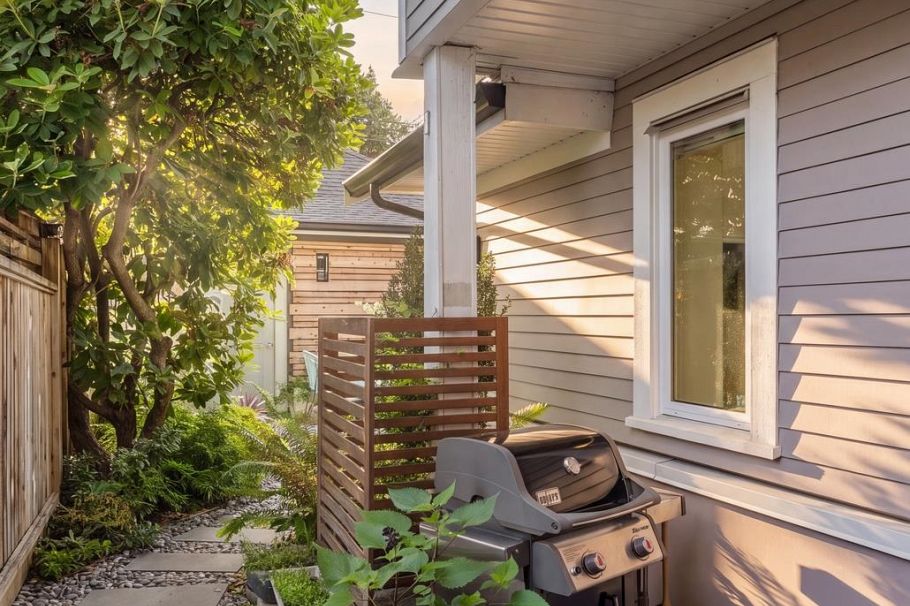 1372 E 10th Avenue Vancouver, BC - 37