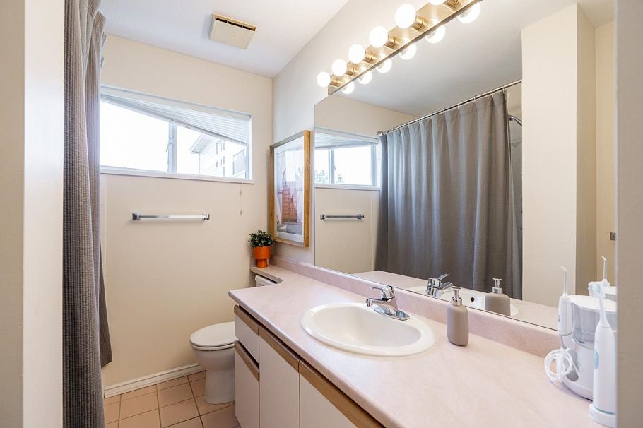 238 W 4th Street North Vancouver, BC - 31