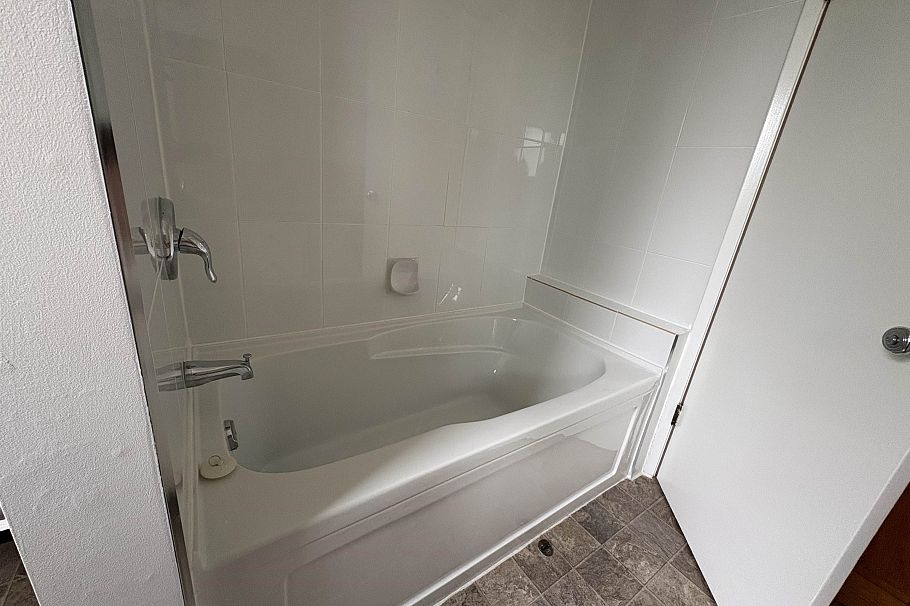 312 E 46th Avenue Vancouver, BC - 8