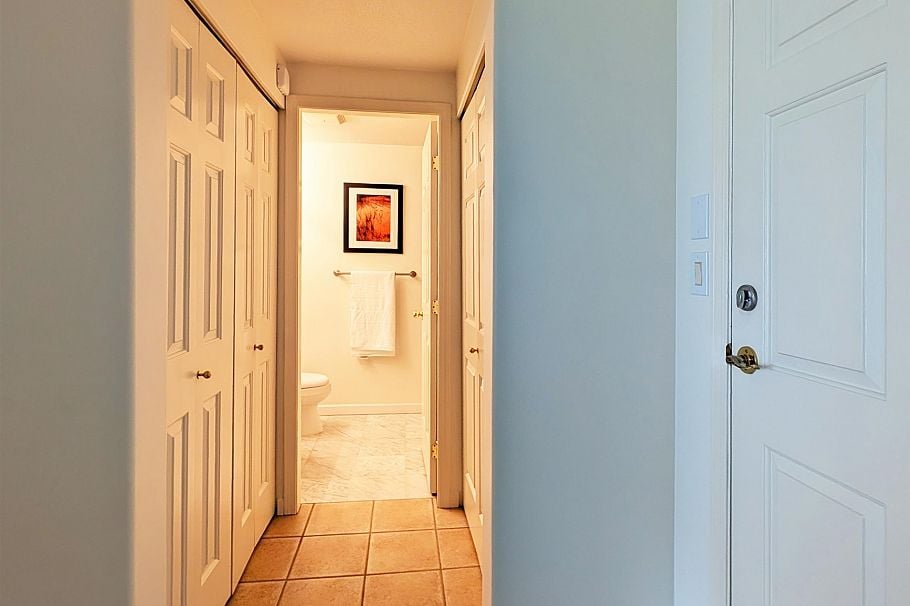 422 3629 Deercrest Drive North Vancouver, BC - 12