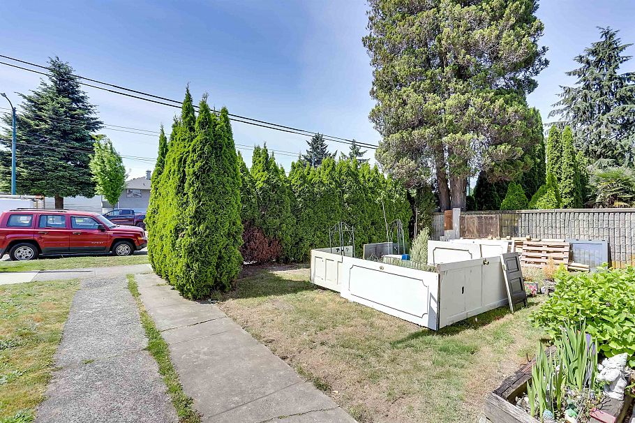 936 Nanaimo Street Vancouver, BC - 6