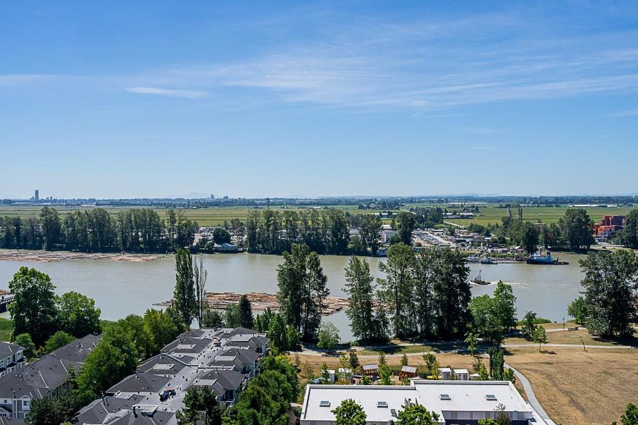 1403 3061 E Kent Avenue North Vancouver, BC - 32