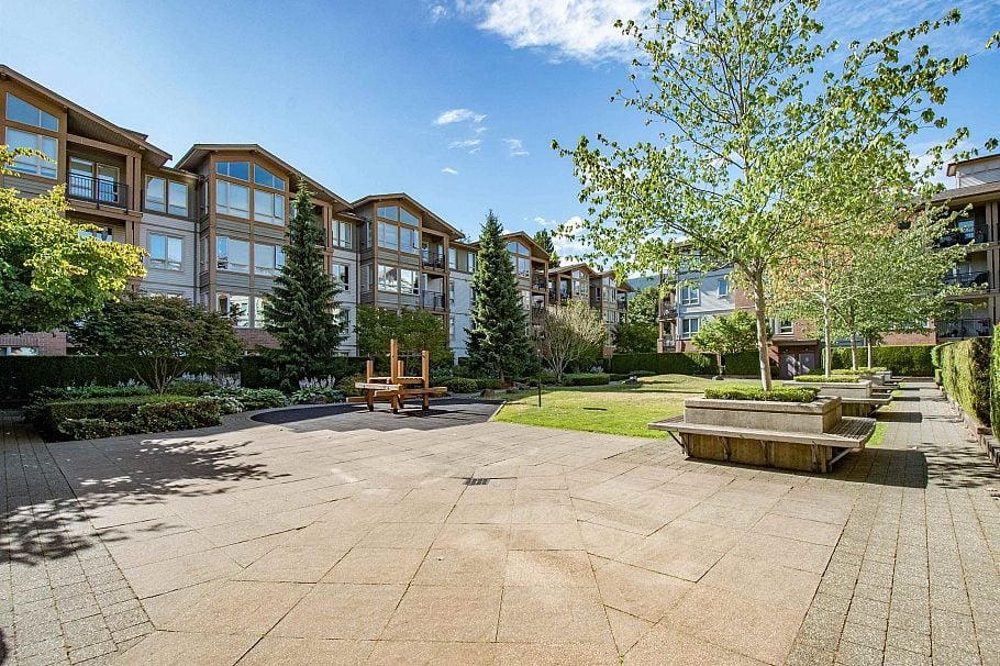 104 1111 E 27th Street North Vancouver, BC - 33
