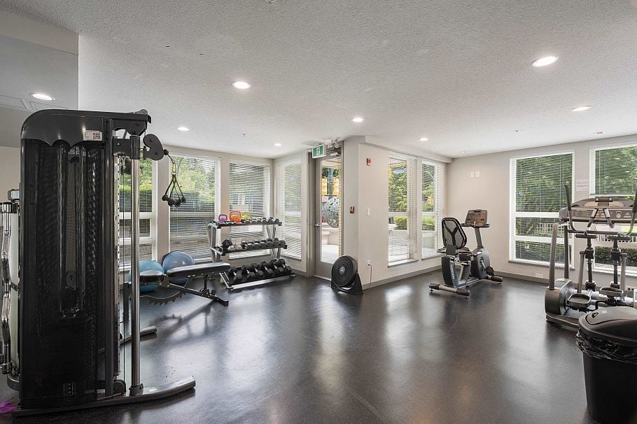 417 2665 Mountain Highway North Vancouver, BC - 17