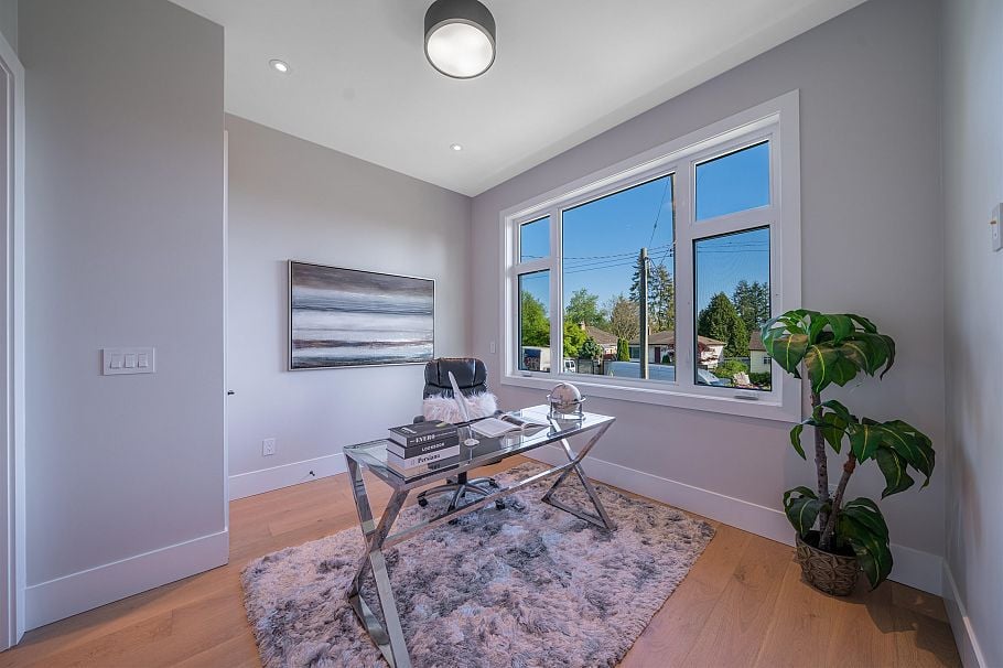 214 W 24th Street North Vancouver, BC - 29