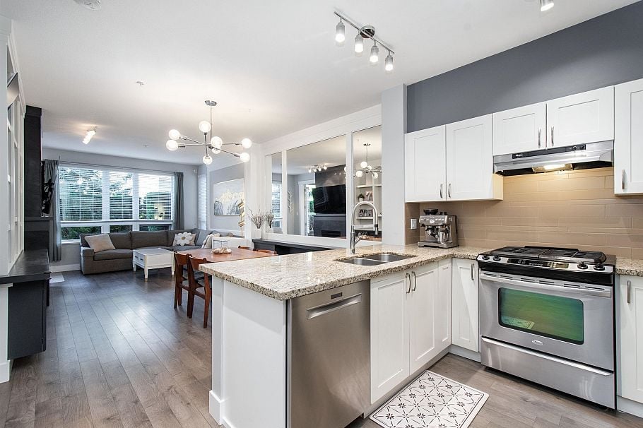 104 1111 E 27th Street North Vancouver, BC - 19