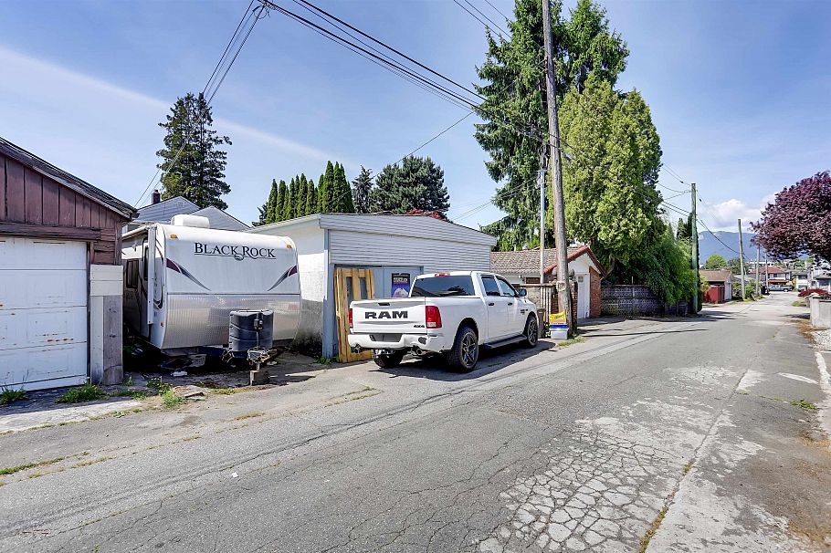 936 Nanaimo Street Vancouver, BC - 10