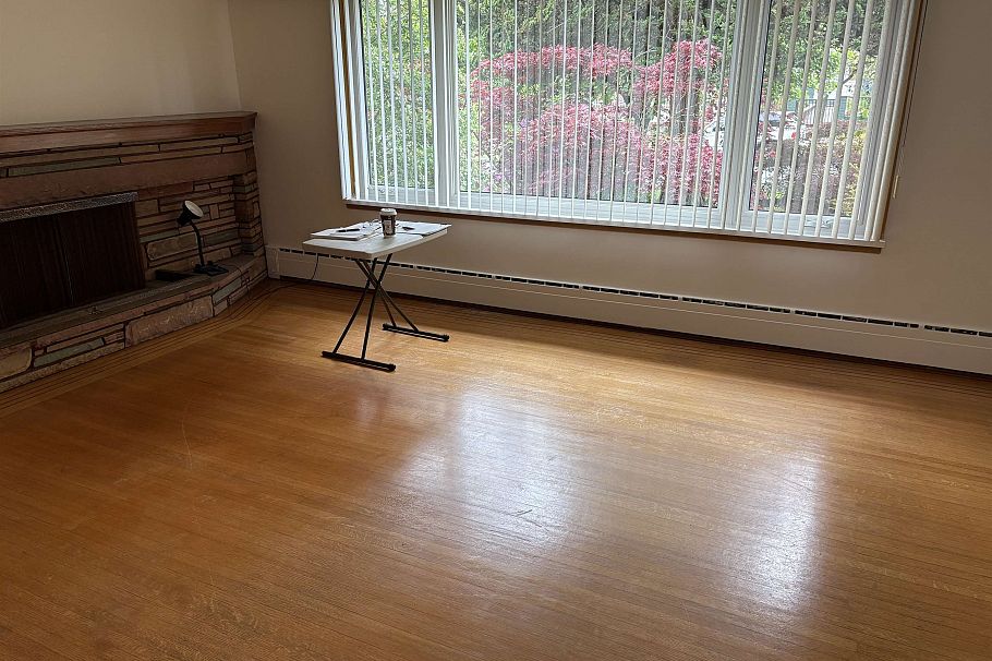 312 E 46th Avenue Vancouver, BC - 4