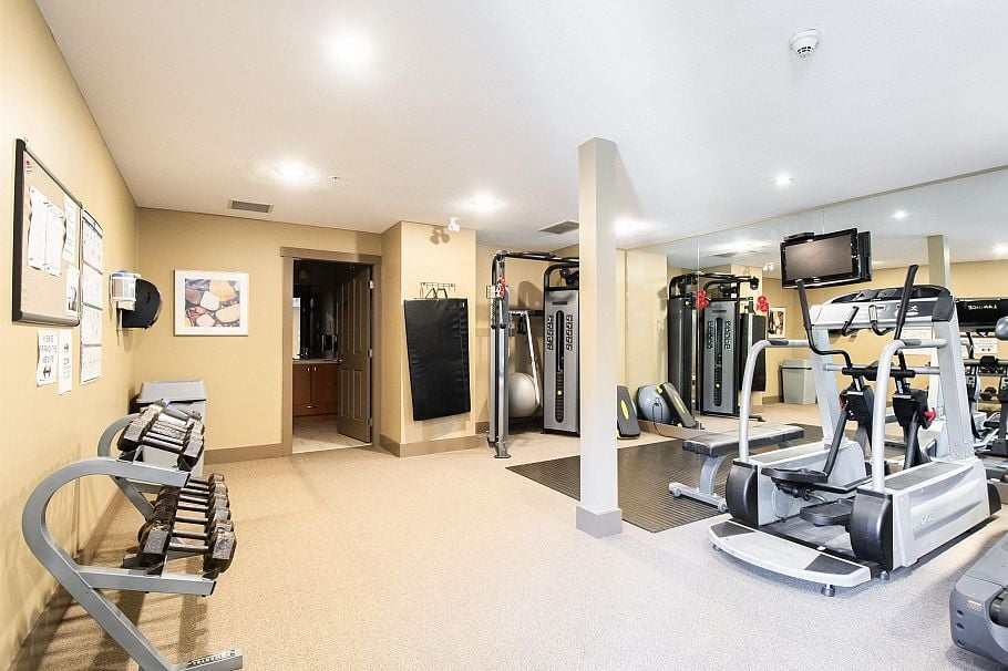 104 1111 E 27th Street North Vancouver, BC - 34