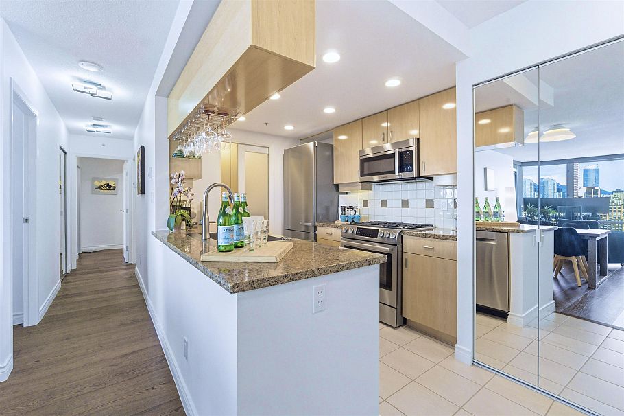 3608 1033 Marinaside Crescent Vancouver, BC - 11
