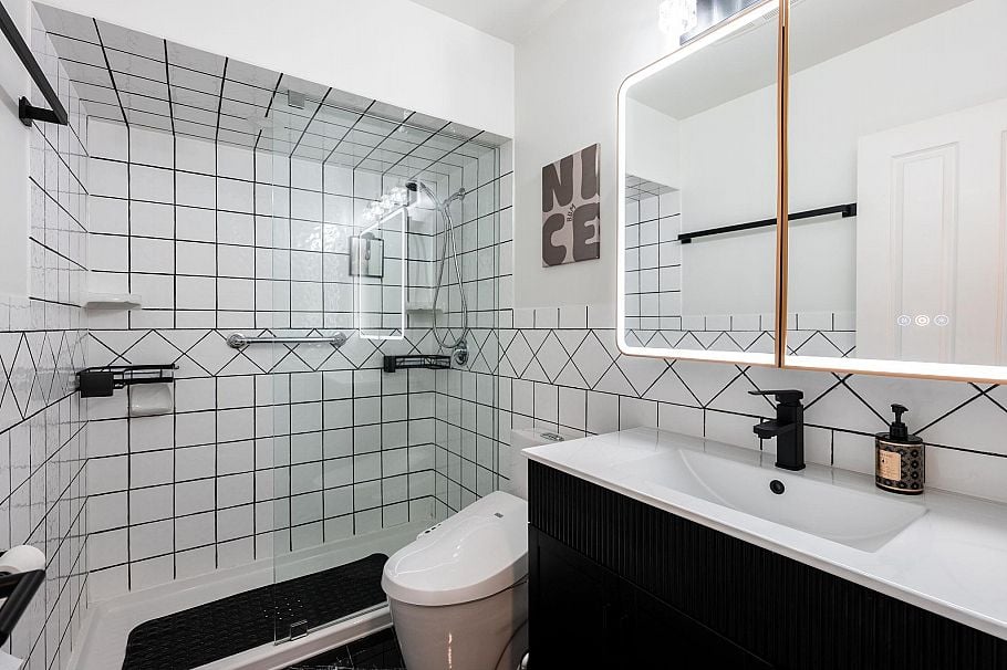 137 3300 Capilano Road North Vancouver, BC - 24