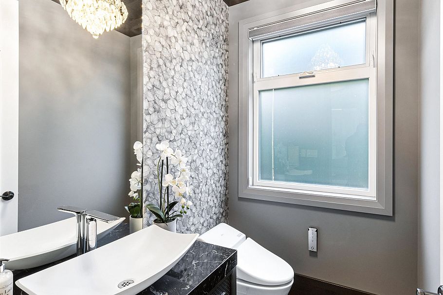 3058 W 44th Avenue Vancouver, BC - 27