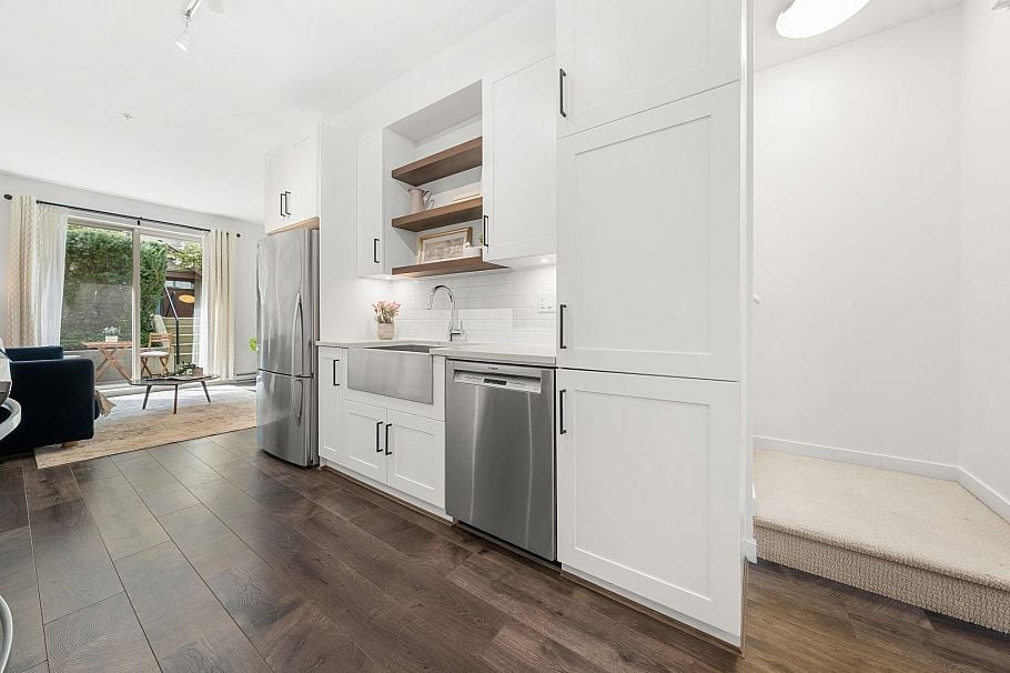 9 433 Seymour River Place North Vancouver, BC - 16