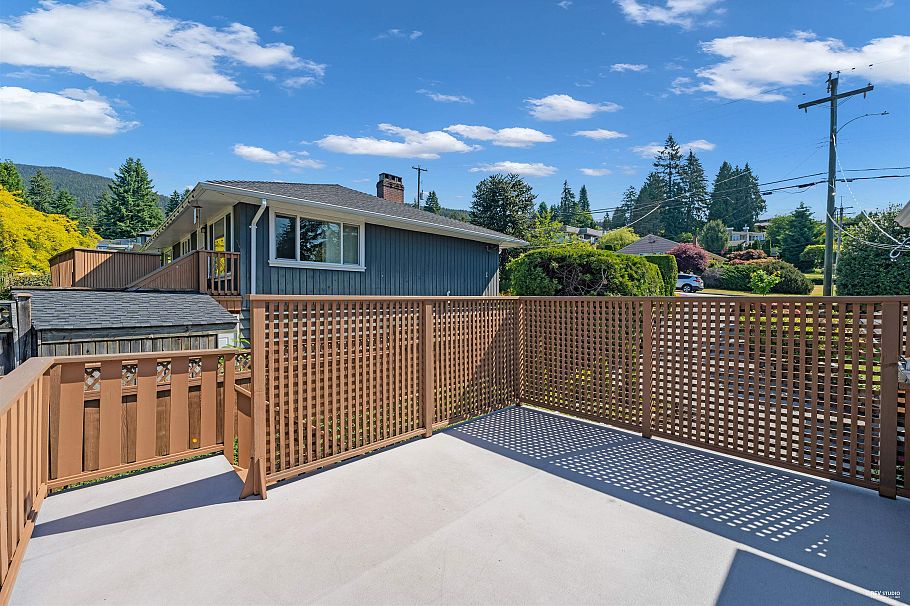330 W Braemar Road North Vancouver, BC - 15