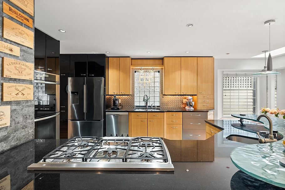 2146 West 14th Avenue Vancouver, BC - 18