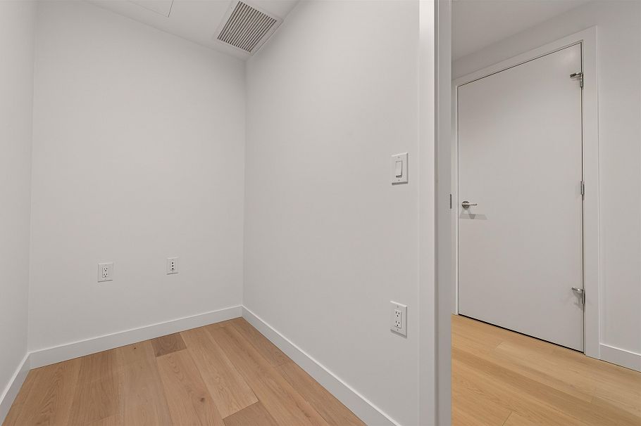 302 1526 W 6th Avenue Vancouver, BC - 25