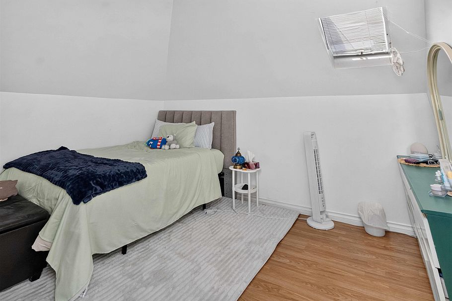 2063 W 37th Avenue Vancouver, BC - 25