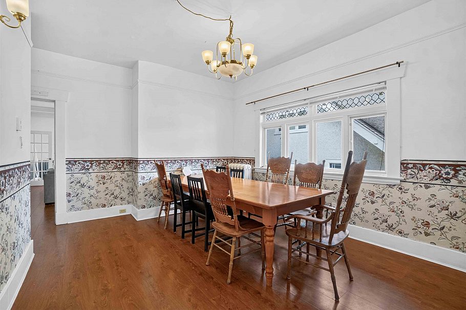 2063 W 37th Avenue Vancouver, BC - 39