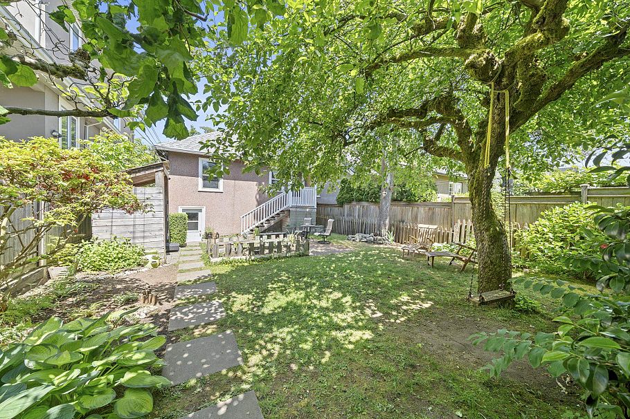 3750 W 17th Avenue Vancouver, BC - 25